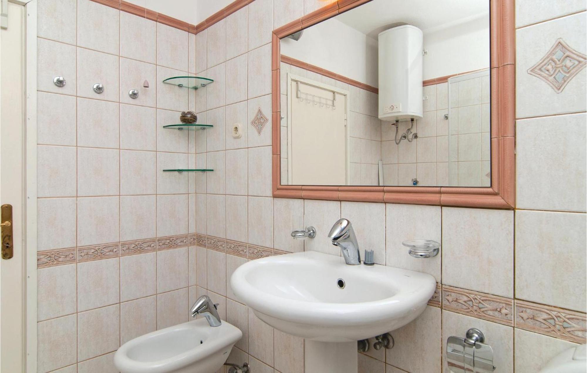 3 Bedroom Cozy Home In Supetar Eksteriør bilde